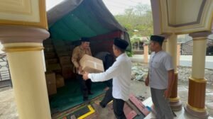 Menutup Perjalanan Sebar Wakaf Quran Pulau Lombok Hari Keempat, Tim Tiba di Titik Kumpul Ketiga Lombok Barat Menutup Perjalanan Sebar Wakaf Quran Pulau Lombok Hari Keempat, Tim Tiba di Titik Kumpul Ketiga Lombok Barat