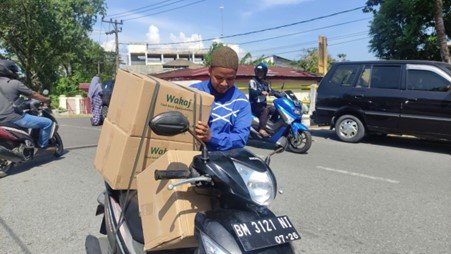 Menutup Perjalanan Sebar Wakaf Quran Tanah Minang, Tim Tiba di Titik Kumpul Kedua di Kota Padang Menutup Perjalanan Sebar Wakaf Quran Tanah Minang, Tim Tiba di Titik Kumpul Kedua di Kota Padang