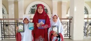 Mushaf Quran, Iqra dan Buku-buku Islam Telah Diterima Saudara Muslim di Lombok Timur Mushaf Quran, Iqra dan Buku-buku Islam Telah Diterima Saudara Muslim di Lombok Timur
