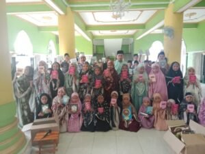 Mushaf Quran, Iqra dan Buku-buku Islam Telah Diterima Saudara Muslim di Lombok Timur