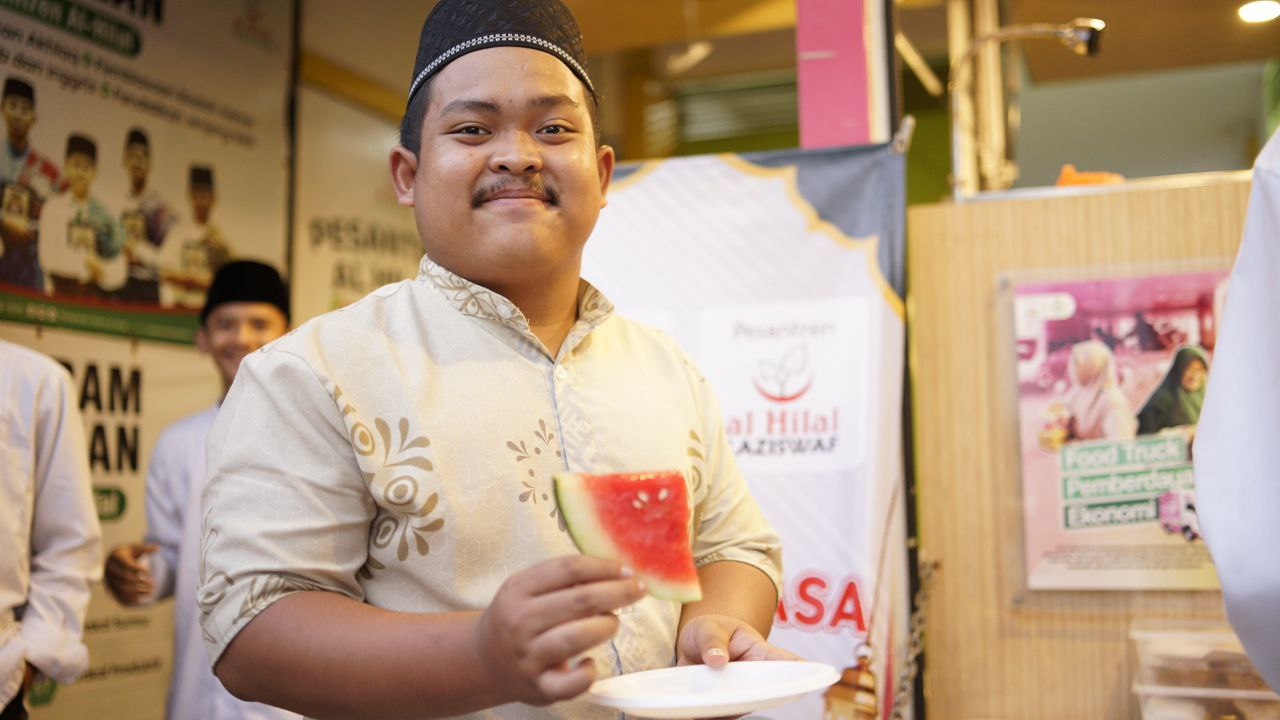 Nikmatnya Berbuka Puasa Sunnah Asyura Anak-Anak LKSA Al Hilal