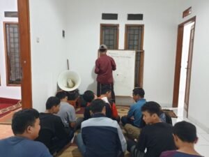 Anak-Anak Kelas 11 LKSA Al Hilal Panyileukan Melatih Keberanian dan Pola Pikir Melalui Agenda Munaqosah Anak-Anak Kelas 11 LKSA Al Hilal Panyileukan Melatih Keberanian dan Pola Pikir Melalui Agenda Munaqosah