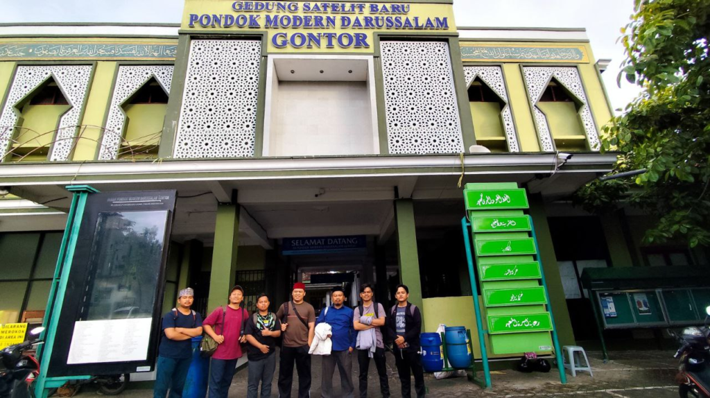 Silaturahmi dan Studi Banding ke Pondok Modern Darussalam Gontor