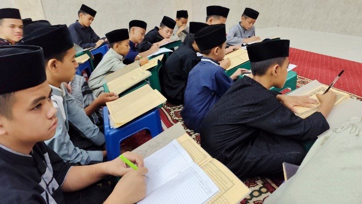 Apa Itu Kajian Kitab Nashoihul Ibad, Rutinitas yang Senantiasa Dilaksanakan di LKSA Al Hilal 1 Cililin? Apa Itu Kajian Kitab Nashoihul Ibad, Rutinitas yang Senantiasa Dilaksanakan di LKSA Al Hilal 1 Cililin?