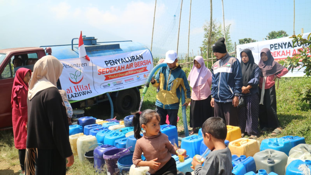 Penyaluran Bantuan Air Bersih untuk Masyarakat Garut