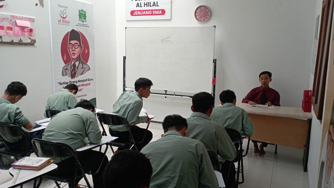 Suasana Kegiatan Belajar Mengajar Anak-Anak di LKSA Al Hilal