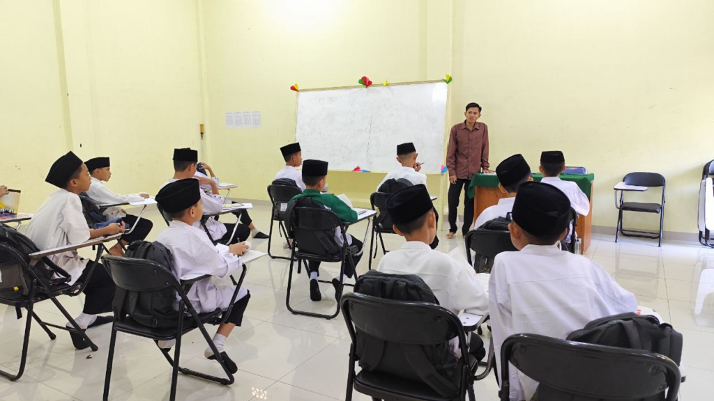 Suasana Kegiatan Belajar Anak-Anak LKSA Al Hilal 1 Cililin!