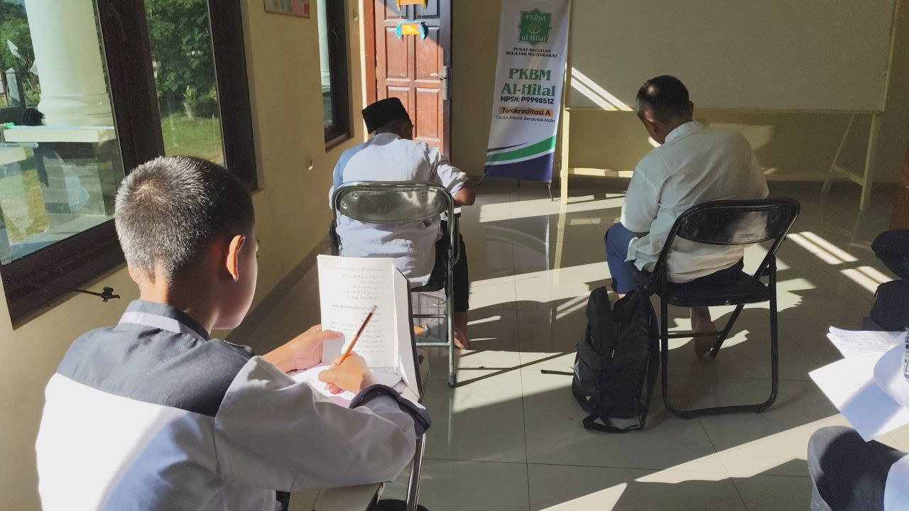 Suasana Kegiatan Belajar Anak-Anak LKSA Al Hilal 1 Cililin!