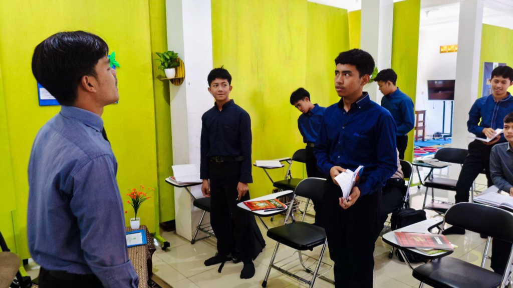 Cara Asyik Belajar Nahwu Shorof Bersama Abak-Anak LKSA Al Hilal 2 Panyileukan