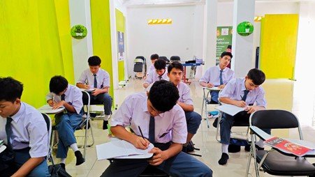 English Lesson Anak-Anak Kelas X LKSA Al Hilal 2 Panyileukan