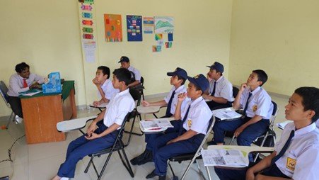 Kegiatan Belajar Mengajar Anak-Anak LKSA Al Hilal 1 Cililin pada Kamis