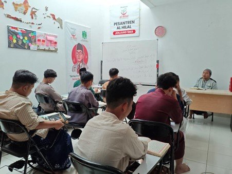 Murojaah Manzil Itu Apa? Cari Tahu Lewat Kegiatan Anak-Anak LKSA Al Hilal 3 Cipadung Yuk! Murojaah Manzil Itu Apa? Cari Tahu Lewat Kegiatan Anak-Anak LKSA Al Hilal 3 Cipadung Yuk!