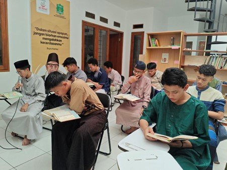 Murojaah Manzil Itu Apa? Cari Tahu Lewat Kegiatan Anak-Anak LKSA Al Hilal 3 Cipadung Yuk!