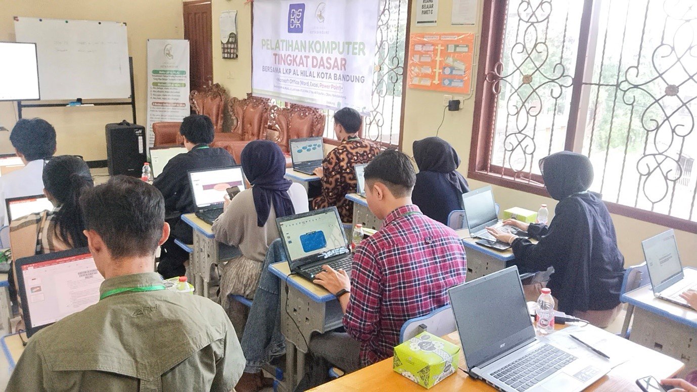 Pelatihan Komputer Tingkat Dasar Batch ke-3 LKP Al Hilal Bandung Telah Dilaksanakan Hingga Tuntas