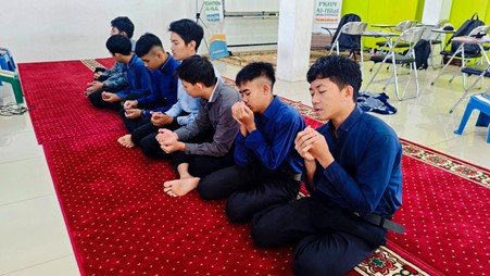 Anak-Anak LKSA Al Hilal 2 Panyileukan Istiqomah Laksanakan Salat Dhuha! Ternyata Ini loh Keutamaannya