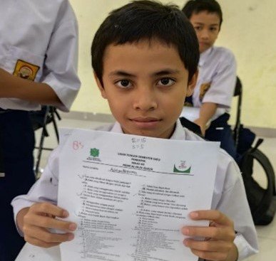 Pembagian Nilai Tengah Semester Bahasa Indonesia hingga Belajar Bahasa Arab Anak-Anak LKSA Al Hilal 1 Cililin