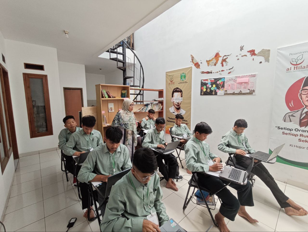LKSA Al Hilal 3 Cipadung Terima Kunjungan 'Save the Children' dalam Program Edukasi
