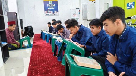 Suasana Kelas Tahfidz Anak-Anak LKSA Al Hilal 2 Panyileukan dan LKSA Al Hilal 3 Cipadung