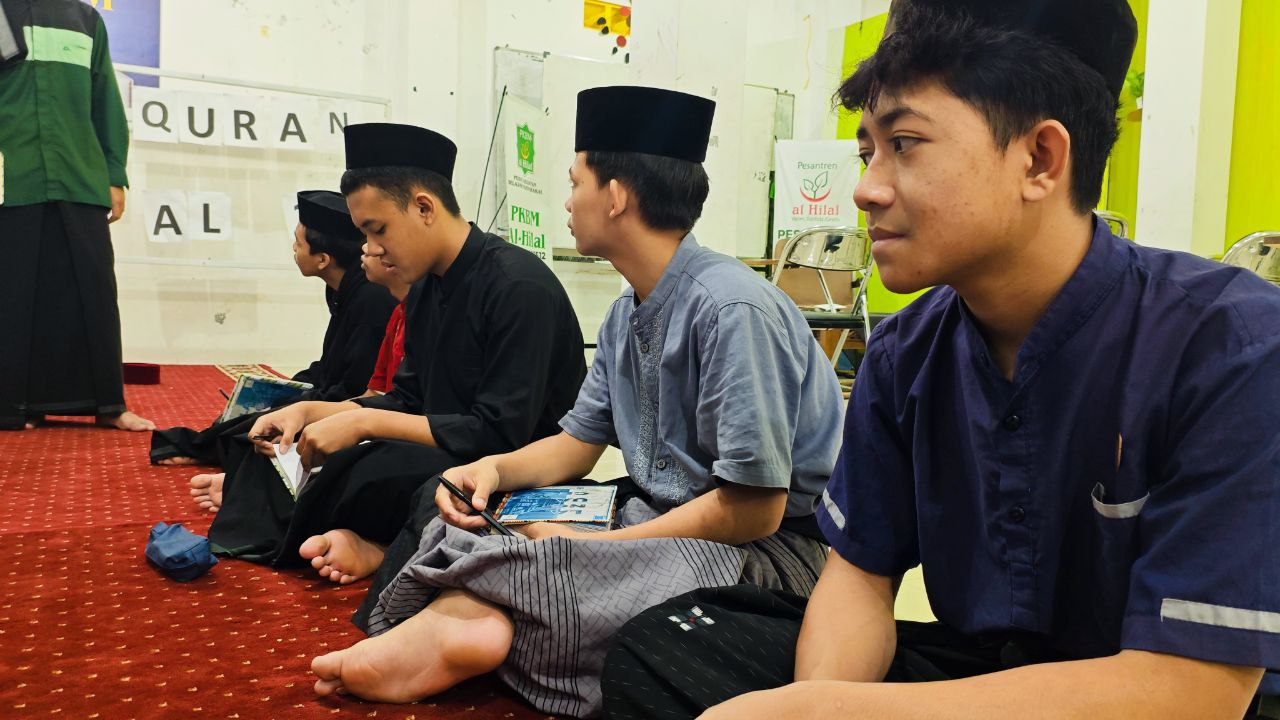 Santri Al Hilal 2 Panyileukan Ikuti Kegiatan Ilqo Mufrodat untuk Tingkatkan Penguasaan Bahasa Arab
