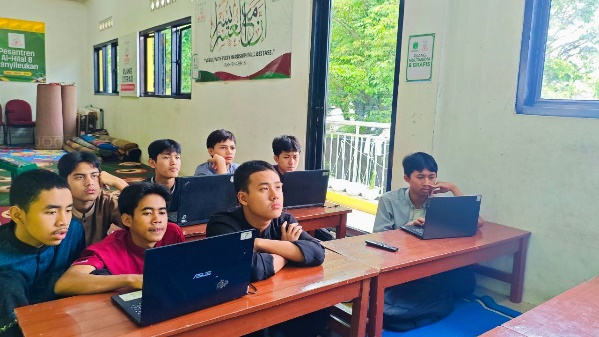 Seberapa Penting Asah Skill? Anak-Anak LKSA Al Hilal Kembali Belajar Software!