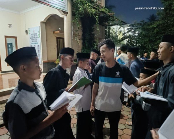 Suasana Muhadatsah Bahasa Arab Anak-Anak LKSA Al Hilal 1 Cililin Suasana Muhadatsah Bahasa Arab Anak-Anak LKSA Al Hilal 1 Cililin