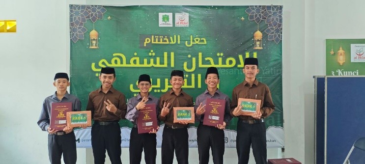 Pembagian Raport Semester Ganjil Tahun Ajaran 2024/2025 LKSA Al Hilal Tingkat SMA Telah Dilaksanakan!